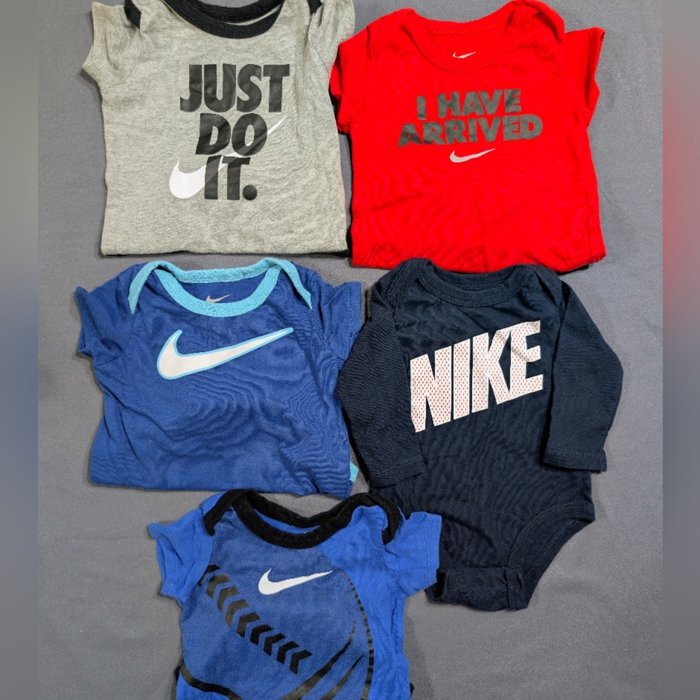 (5) Boys Nike Bodysuits Onesies Size 6 Months 9 Months VGC